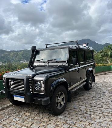LAND ROVER DEFENDER 2.5 STD 110 4X4 TURBO DIESEL 4P MANUAL
